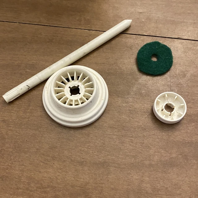 SINGER MERRITT 4530 Sewing Machine Replacement OEM Part Spool Holder