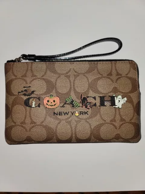 NWT HALLOWEEN COACH C6037 Large Corner Zip Wristlet Khaki Signature SOLD OUT!