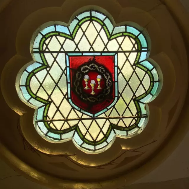 Beautiful Stained Glass Window With Chalices From A Closed Church - Cmc20