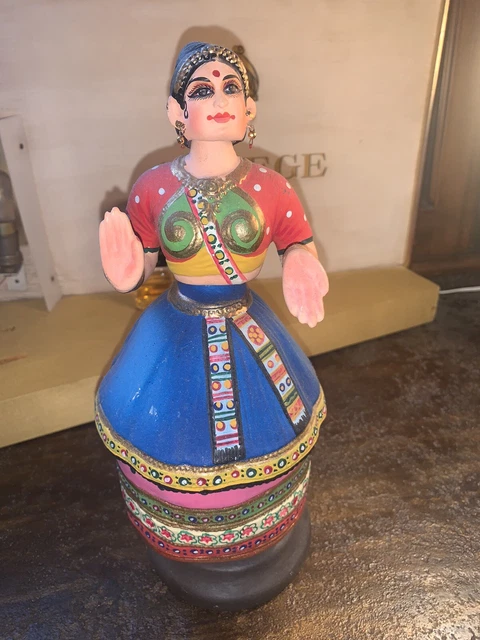 Poupée indienne vintage avec bébé poupée folklorique de collection en plastique costume national de tribu - France