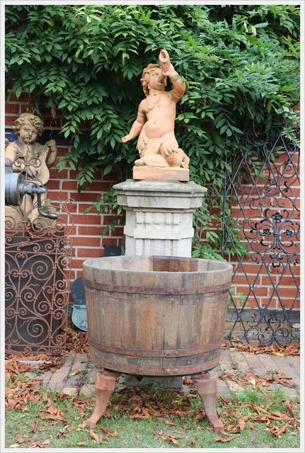 Brunnen Becken Bottich Wasser Kaskade  Pflanzkübel