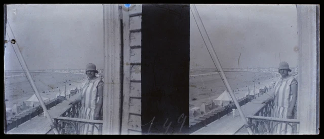 Women on Balcony Beach c1930 Photo NEGATIVE Stereo Glass Plate Vintage V34L5n 2