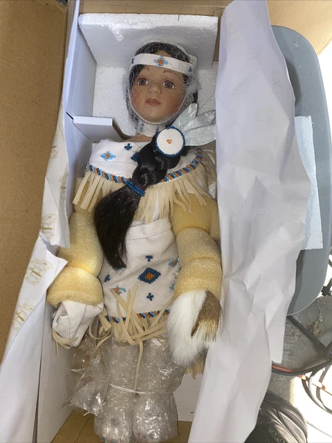 Heritage Signature Collection  Native Indian Porcelain Doll Cholena #40534 New!