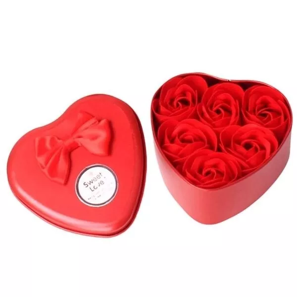 Boîte en forme de coeur avec savons rose rouge cadeau amour love