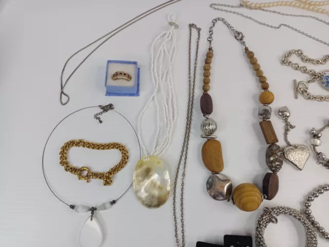 Bulk Lot of Costume Jewellery - Earrings , Necklace etc 3