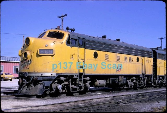 CNW Chicago & North Western F-7-A 269 ORIGINAL 1974 Kodachrome Slide