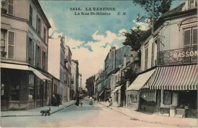 CPA LA VARENNE - la rue St-hilaire (146840)