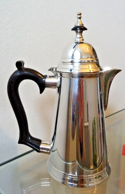 Cafetière ancienne en métal argenté