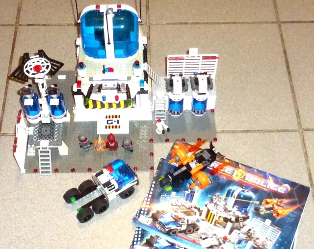 Lego space hotsell police 5985