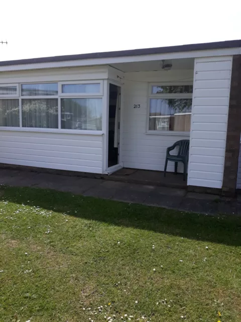 2 Bedroom Holiday Chalet to Let in Hemsby - Dog Friendly - Short or Long Breaks