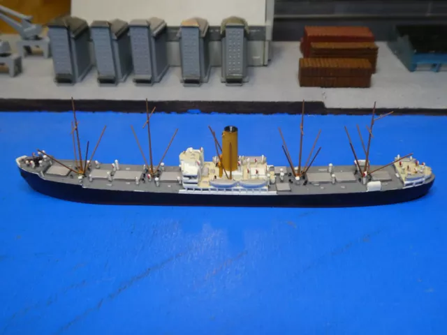 Nave da carico Danubio (D) in 1:1250 produttore Mercator M574