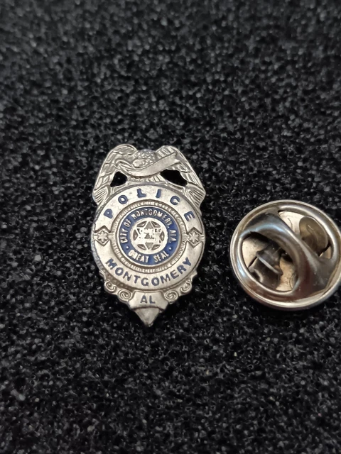 Pin's Émail 53 - Insigne Militaire Anciens Combattants France (occasion)