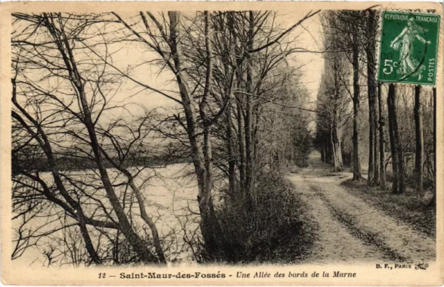 CPA Saint-Maur Une Allee des bords de la Marne FRANCE (1338755)