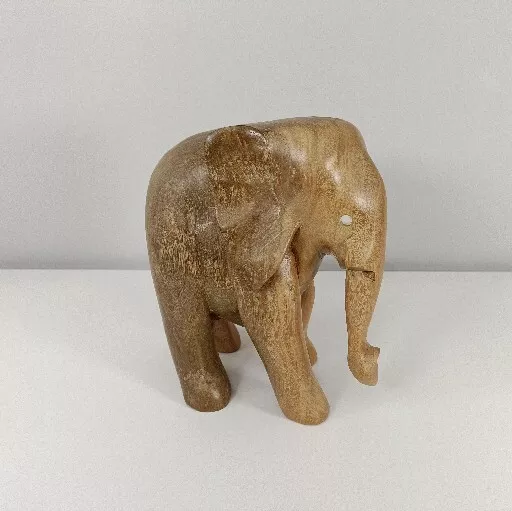 A&B Home Elephant Statue Home Decor, Elephant Gifts for Women, Resin  Elephant Figurines Gold Decor for Living Room Table Console Table Accent,  18 x 3 x 7 