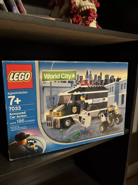 New Lego World City Armored Car Action Set 7033 NEW sealed box