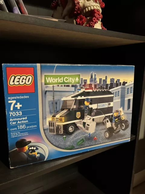 New Lego World City Armored Car Action Set 7033 NEW sealed box New Lego World City Armored Car Action Set 7033 NEW sealed box