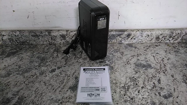 Tripp Lite OMNI900LCD 120VAC Input 475W 8 Outlet Line Interactive UPS System