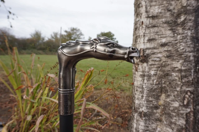 ANCIENNE CANNE EN bois sculpté pommeau tete de cheval selle EUR 80,00