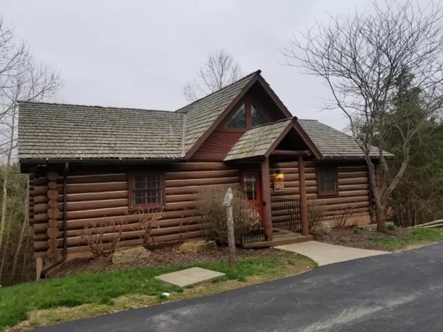 2BR Log Cabin CHRISTMASTIME DEC 17th-19th (3Days/2Nite) at Big Cedar Wilderness