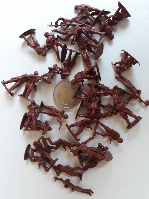 EUROPEAN FORCE - 400 Piccoli Soldati - Soldati - 080228 - Kaki - Plastica - Militare - Giocattolo per Bambini - Miniatura - 3,5 cm x 3,5 cm - A Partire dai 3 Anni EUROPEAN FORCE - 400 Piccoli Soldati - Soldati - 080228 - Kaki - Plastica - Militare - Giocattolo per Bambini - Miniatura - 3,5 cm x 3,5 cm - A Partire dai 3 Anni