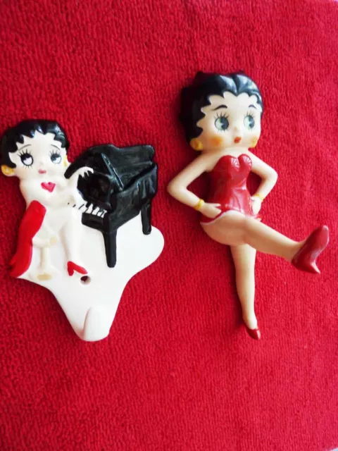 Vintage 1985 Betty Boop 2pcs. Ceramic Wall Coat Hangers Vandor Brand Very Good 