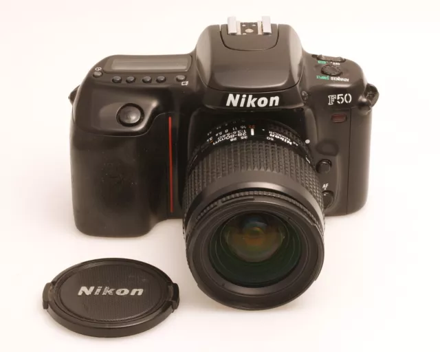 Nikon F50 mit AF Nikkor 28-80 mm