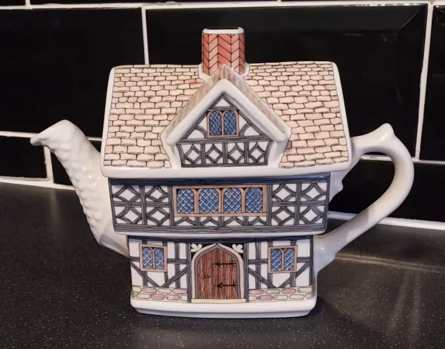 Vintage SADLER - Teapot - 'TUDOR HOUSE'- English Country Houses - Decorative.