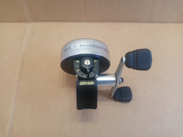 VINTAGE JOHNSON CENTURY 100B DLX Deluxe Spin Casting reel Made in USA IAR  RARE $48.00 - PicClick