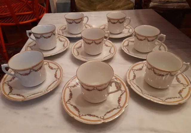 service à café : 9 tasses et soucoupes. Porcelaine limoges début XXe