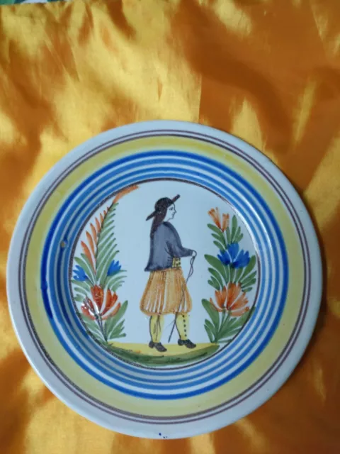 très ancienne assiette faïence Quimper décor Breton 19e henriot