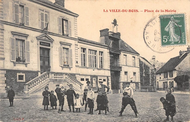 Cpa 91 La Ville Du Bois Place De La Mairie