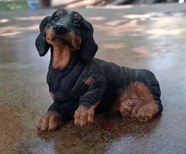 Vintage: Ls@01 - Black & Brown Dachshund Dog Lying Down Figurine
