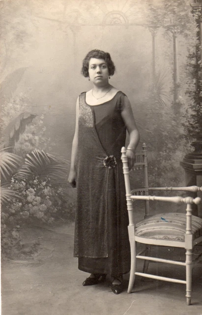 BM131 Carte Photo vintage card RPPC Femme mode fashion robe dress