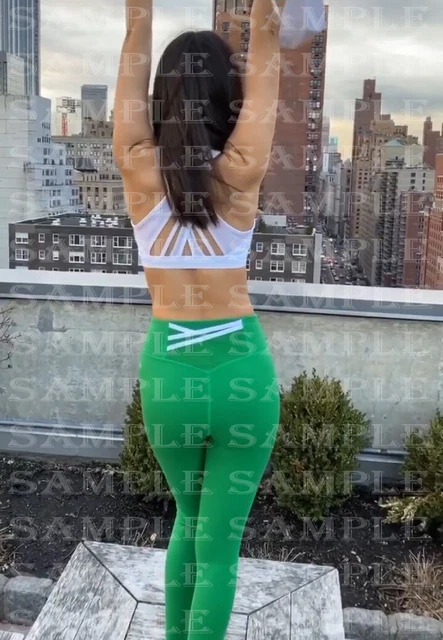 1607 Victoria Justice Leggings High Quality 10 x 8 Photo, Laminate Protected.