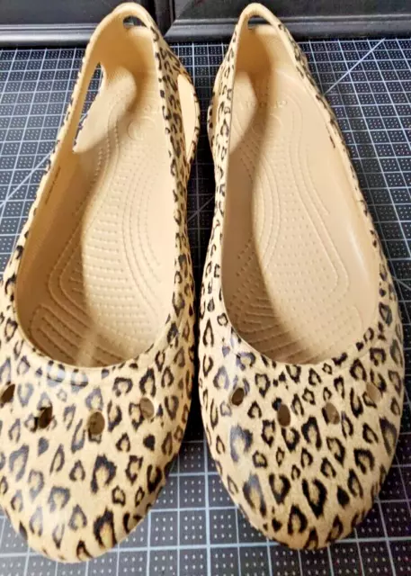 Crocs Kadee Leopard print ballet flat women Sz 8