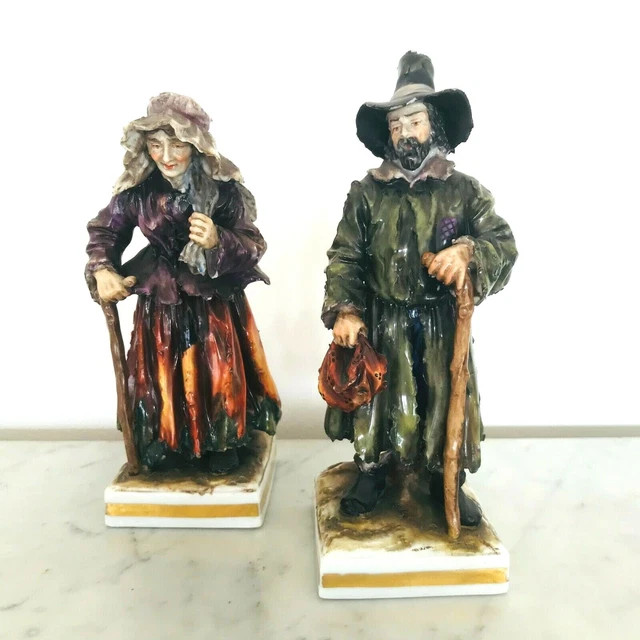 groupe de berger bergère en biscuit polychrome Capo Dimonte cachet . XX siècle .