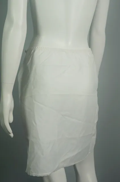 Petticoat White Triumph International Style Classique 38 70s G