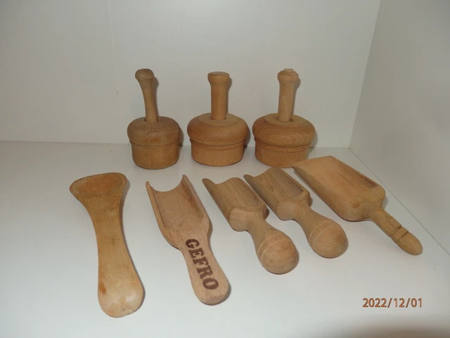 Konvolut 7 Teile 3 Butterstempel D:5/5/4cm 1 Holzlöschel L:13cm 4 Holzschaufeln