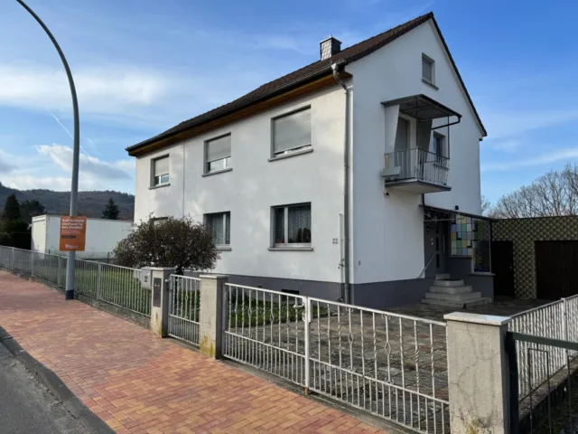 1 Familienhaus mit 2 separaten Wohungen auf 697qm Grundstück in Kelkheim