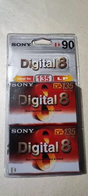 Lot 2 cassettes  Digital 8 135  SP 90  marque SONY