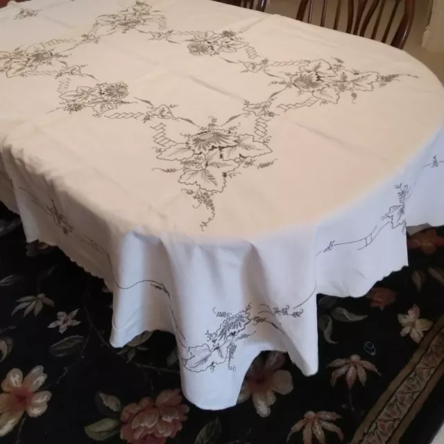 Vintage Ecru Linen Madeira Embroidered Cutwork Tablecloth -12 Napkins - 66x84 In