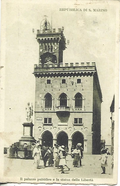 Repubblica Di  San Marino Il Palazzo Pubblico E La Statua Della Liberta