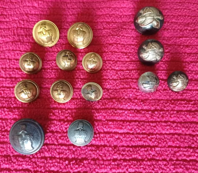 Militaria français LOT 14 BOUTONS GENIE et CHARS (code201)