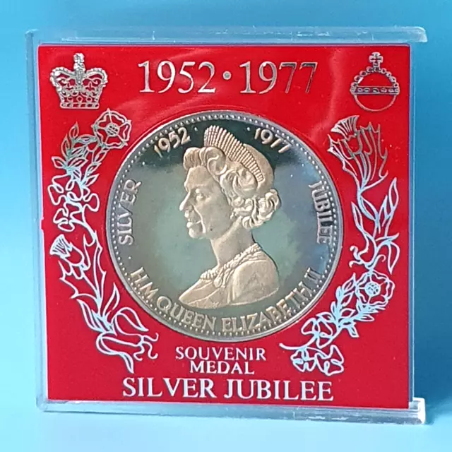 1977 Elizabeth II Silver Jubilee Souvenir Proof Medal Original Case Golden Tone