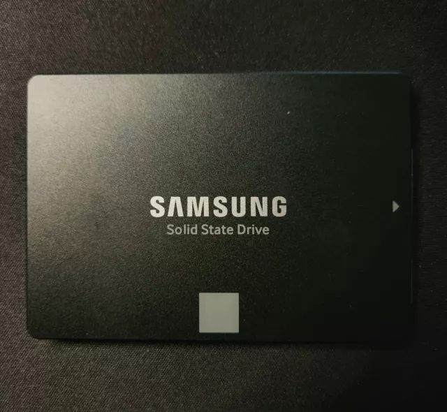 Samsung 860 EVO 500GB SATA III 2.5'' SSD MZ-76E500 | 84% - 99% Drive Health