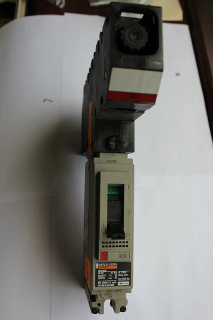 MERLIN GERIN SCHNEIDER Compact NS100N MGP0401R Red IEC Breaker 40A MCCB ...