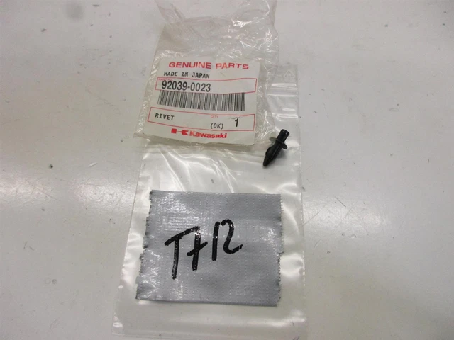 T712. Kawasaki ZX-6_10_12 Tappi Clip Carenatura Supporto Molletta