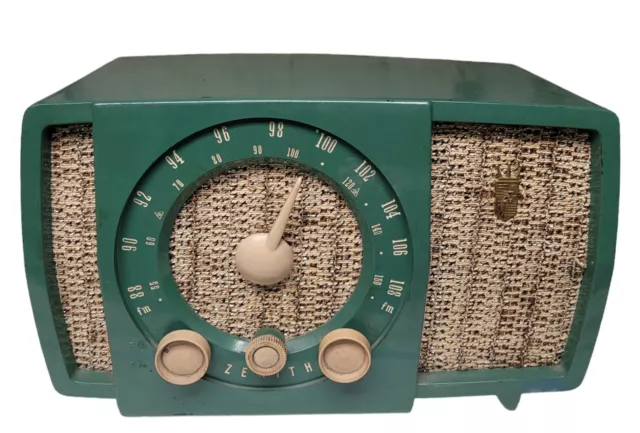 Zenith Model 7T04 Vintage Tabletop Radio Green Powers On As Is