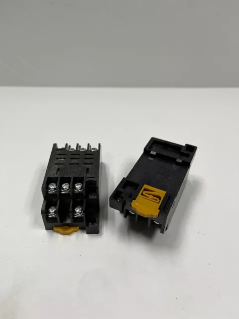 OMRON Relay Socket: 10 A Rating, DIN-Rail & Surface Socket Mounting, 11 Pins