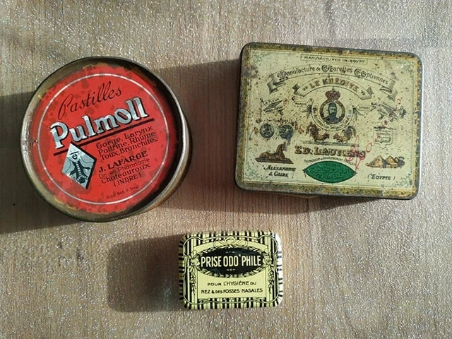 LOT DE BOITES EN FER ANCIENNES - PASTILLES Bonbons Lemiel EUR 15,00